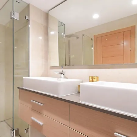Appartement Extraordinary 7 Bdrm W Pool, Gym, Cinema