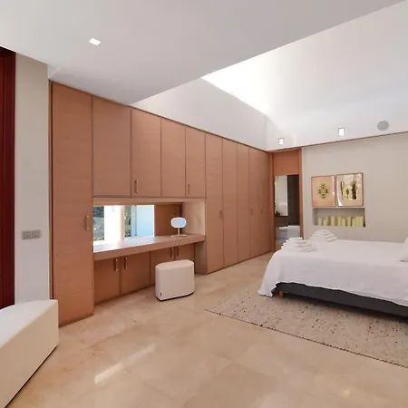 Appartement Extraordinary 7 Bdrm W Pool, Gym, Cinema