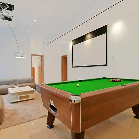 Extraordinary 7 Bdrm W Pool, Gym, Cinema * Marbellac