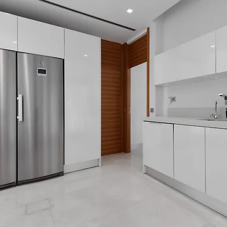 Appartement Extraordinary 7 Bdrm W Pool, Gym, Cinema *