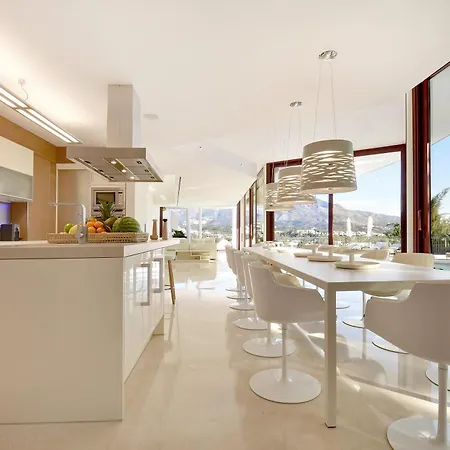 Extraordinary 7 Bdrm W Pool, Gym, Cinema * Marbellac