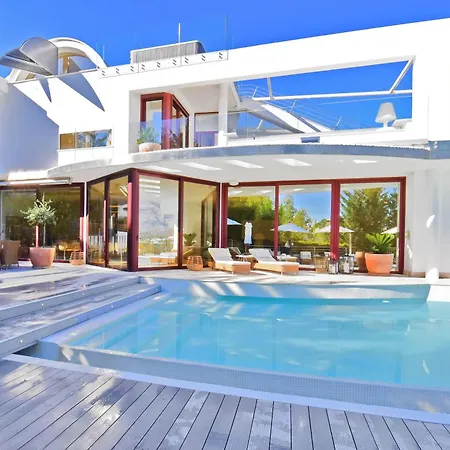 Extraordinary 7 Bdrm W Pool, Gym, Cinema Апартаменты
