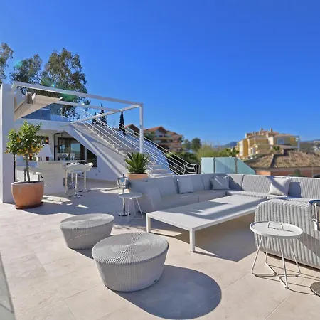 Extraordinary 7 Bdrm W Pool, Gym, Cinema * Marbellac