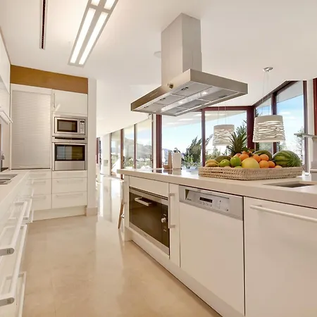 Extraordinary 7 Bdrm W Pool, Gym, Cinema * Marbellac